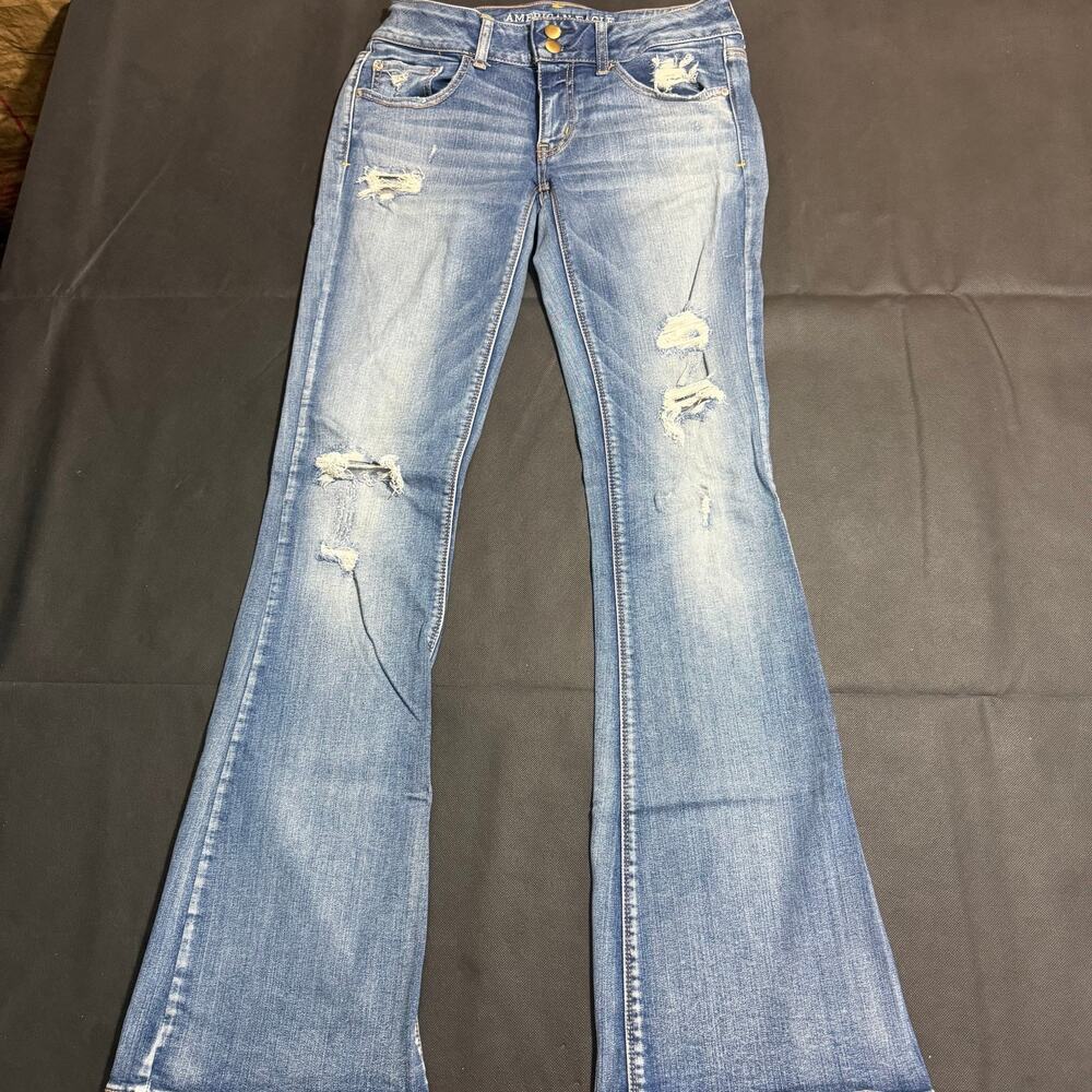American Eagle Jeans Women's Artist Flare Distressed size 8 Long